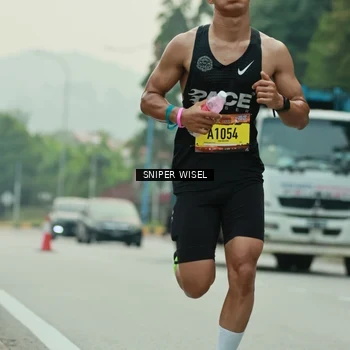 Runner Photo 7045102