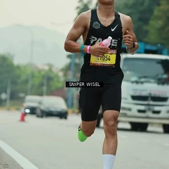 Runner Photo 7045110