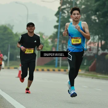 Runner Photo 7045206