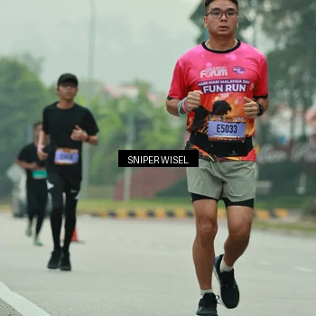 Runner Photo 7045272