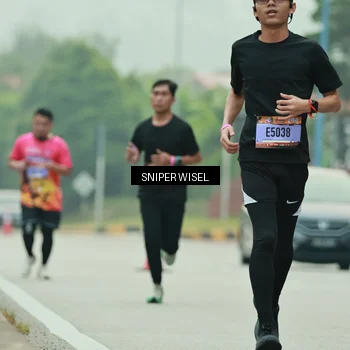 Runner Photo 7045276