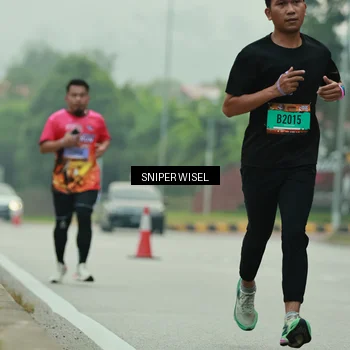 Runner Photo 7045292