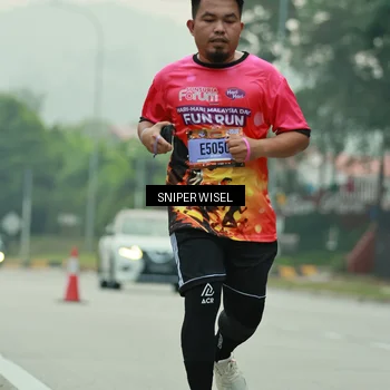Runner Photo 7045304