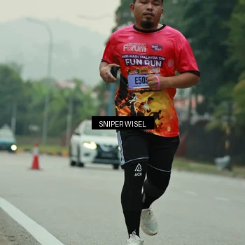 Runner Photo 7045323