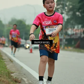 Runner Photo 7045345