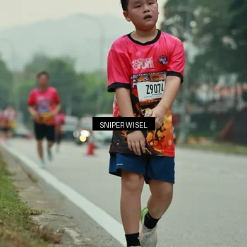 Runner Photo 7045353