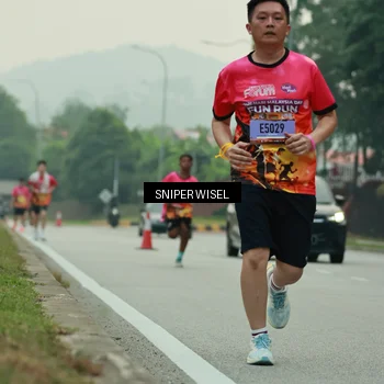 Runner Photo 7045365