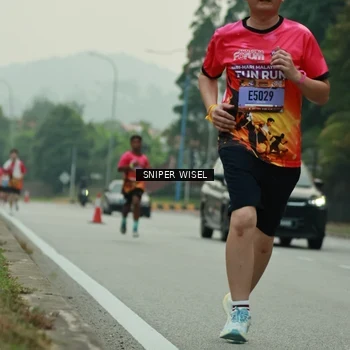 Runner Photo 7045374