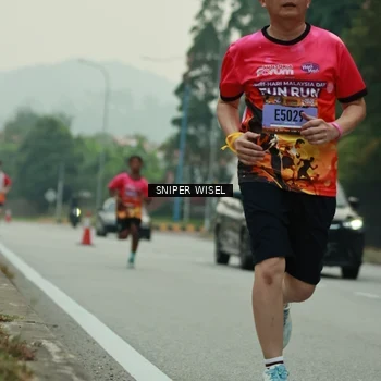 Runner Photo 7045377