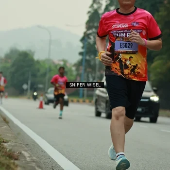 Runner Photo 7045379