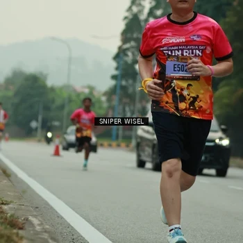 Runner Photo 7045380