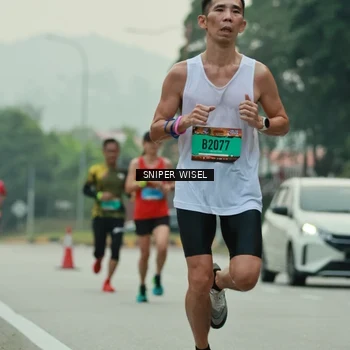 Runner Photo 7045502