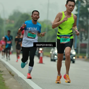 Runner Photo 7045673
