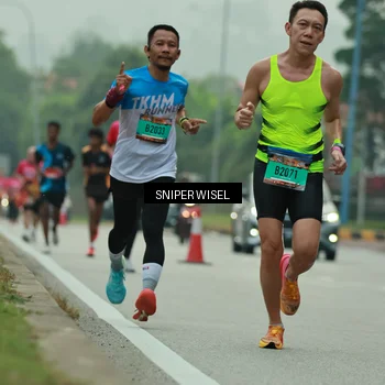 Runner Photo 7045675