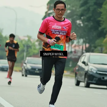 Runner Photo 7045704