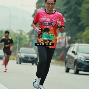 Runner Photo 7045711