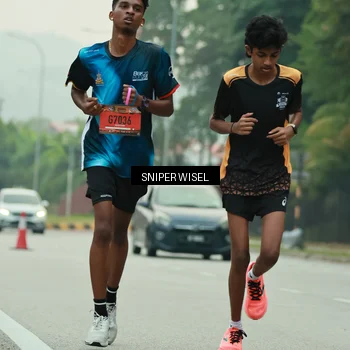Runner Photo 7045743
