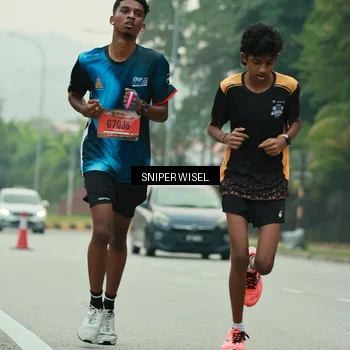 Runner Photo 7045744