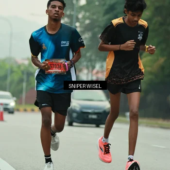 Runner Photo 7045749