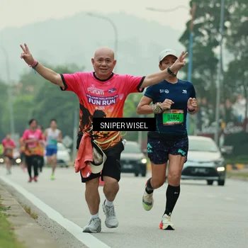 Runner Photo 7045754