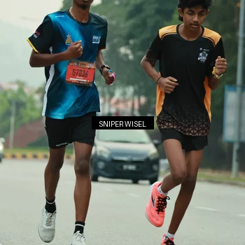 Runner Photo 7045757