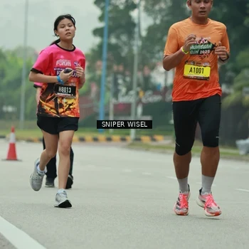 Runner Photo 7045831