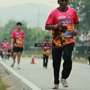 Runner Photo 7045891