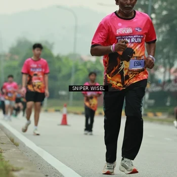 Runner Photo 7045893