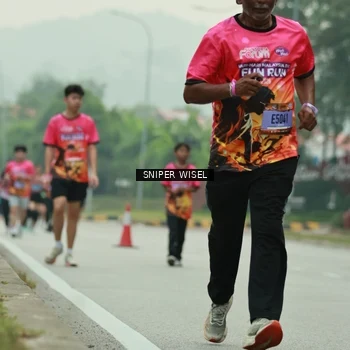 Runner Photo 7045896