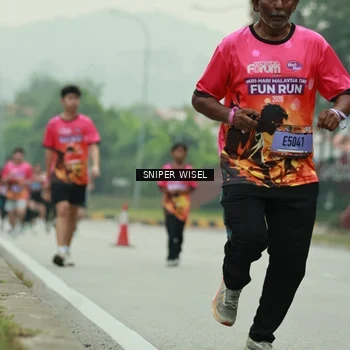 Runner Photo 7045898