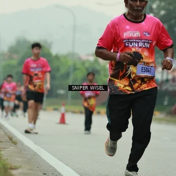 Runner Photo 7045899