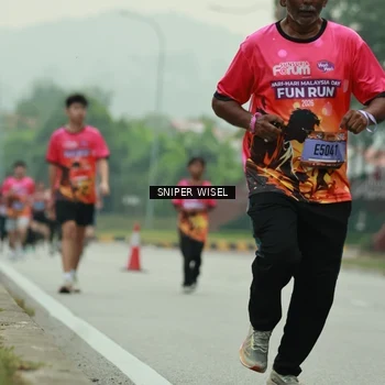 Runner Photo 7045901