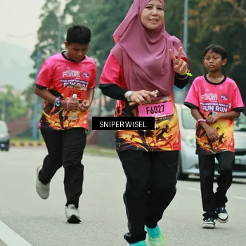 Runner Photo 7045943