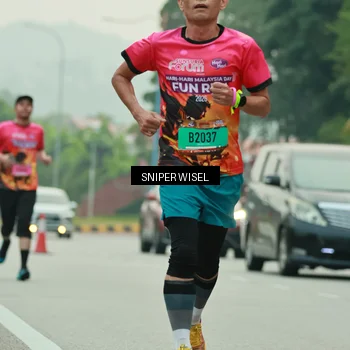 Runner Photo 7045953