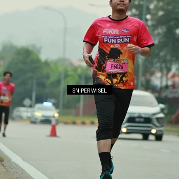 Runner Photo 7045968
