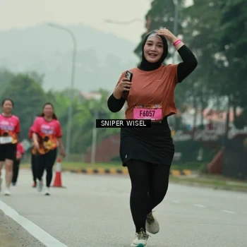 Runner Photo 7046010