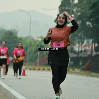 Runner Photo 7046015