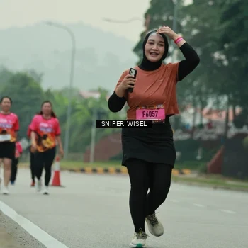 Runner Photo 7046016