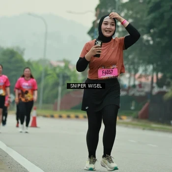 Runner Photo 7046017