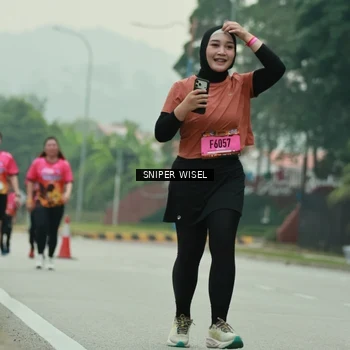 Runner Photo 7046018