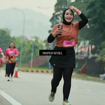 Runner Photo 7046027