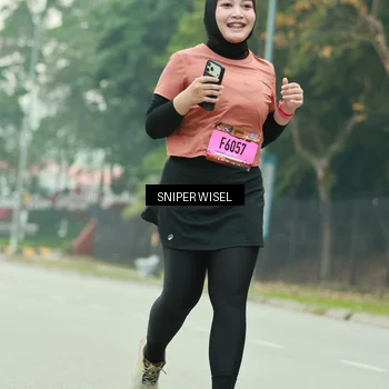 Runner Photo 7046040