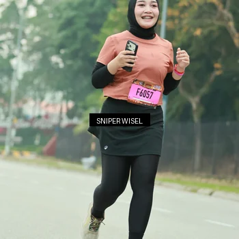 Runner Photo 7046043