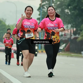Runner Photo 7046059