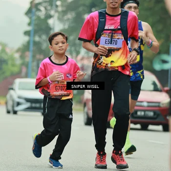 Runner Photo 7046100