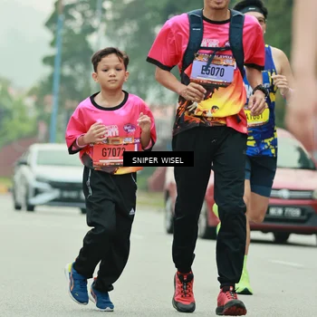 Runner Photo 7046101