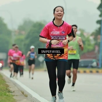 Runner Photo 7046133