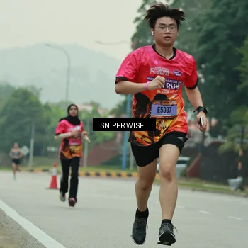 Runner Photo 7046211