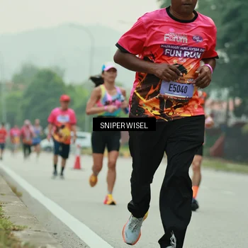 Runner Photo 7046337