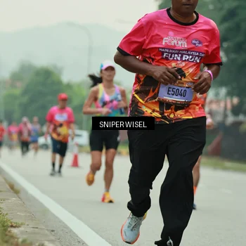 Runner Photo 7046338